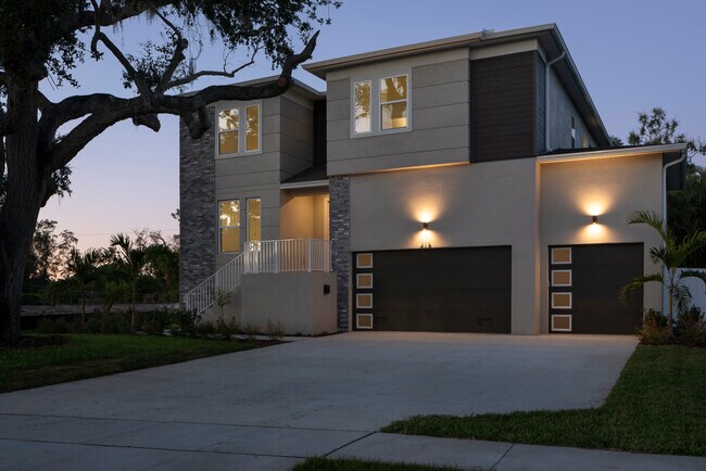 Photo - 318 Rafael Blvd NE