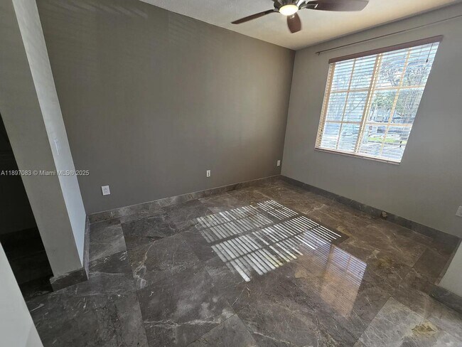 Photo - 1344 SW 2nd Ct Unidad 1344