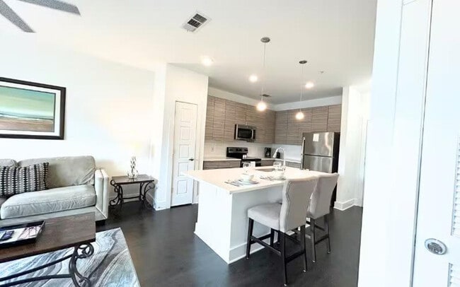 Building Photo - 728 Ralph McGill Blvd NE