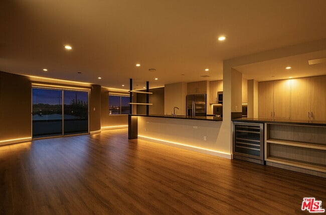 Building Photo - 10951 National Blvd Unit 303 Rental