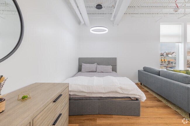 Studio - 430SF