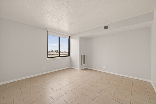 Photo - 3525 Sage Rd Unit 1405