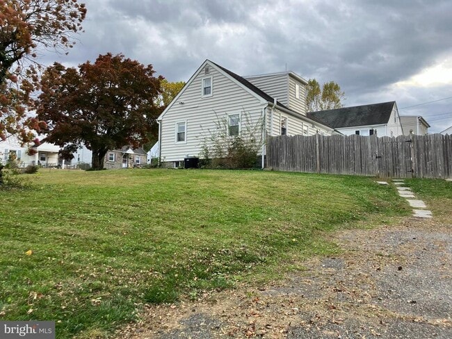 Building Photo - 51 Bunting Ln