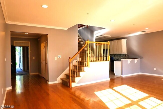 Photo - 5 Liberty Way