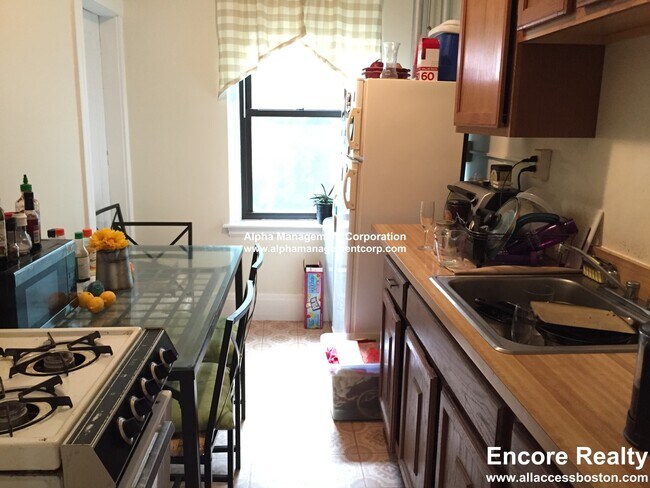 Photo - 349 Pleasant St Unidad A3-3