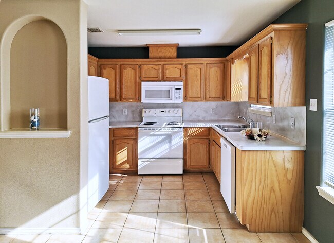 Photo - 2502 Cervantes Ave Unit 3