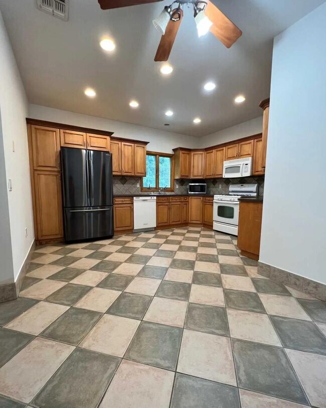 Photo - 367 Morse Ave