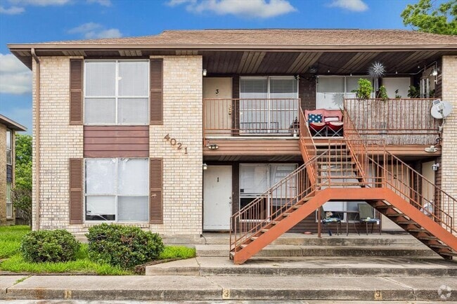 Building Photo - 4021 Briar Hollow Dr Unit 3 Rental