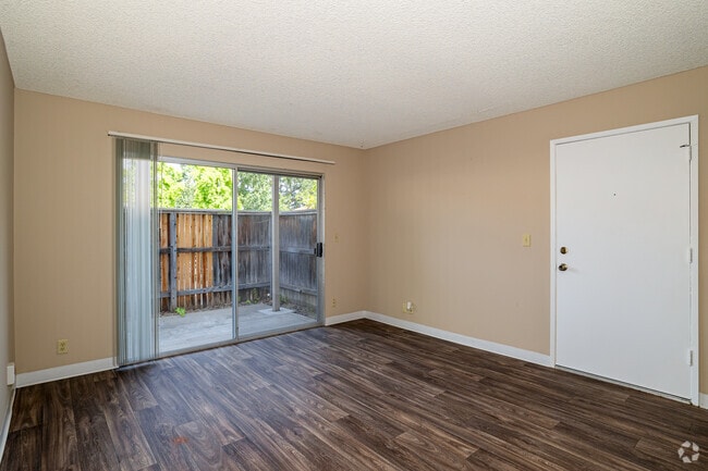 1BR, 1BA - 720SF