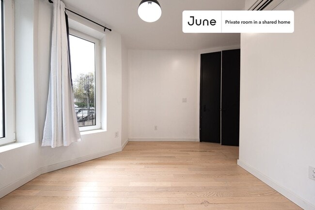 Room in Shared 4 bed/2 bath home in Ditmas Park