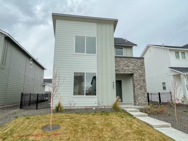 Building Photo - 4403 N Magical Crk Ave