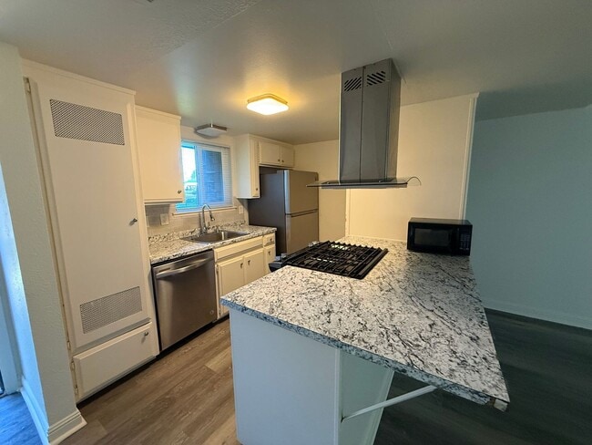 Photo - 2 bedroom 1.5 bath condo! Half off 2nd months rent Move in Special!