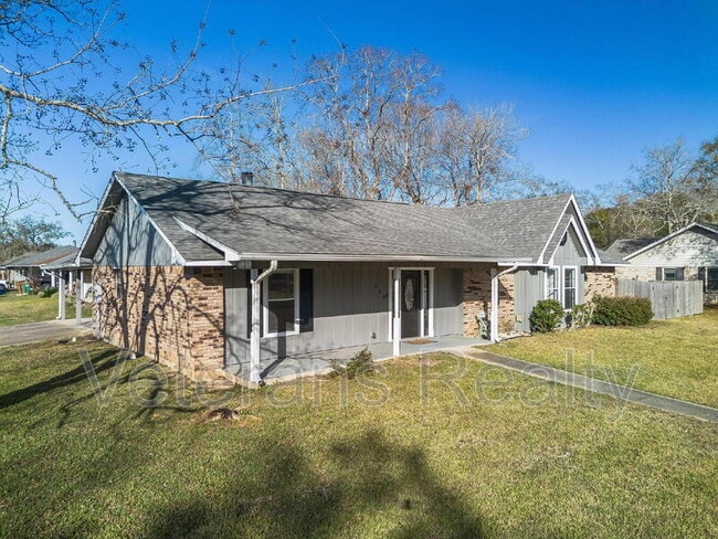 Photo - 1210 Spring Dr