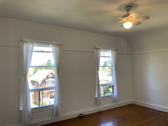 Photo - 929 Georgia St Unit #4