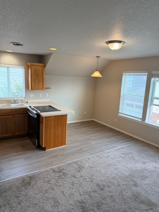 Building Photo - 14366 Brittany Ter Unit Private Studio