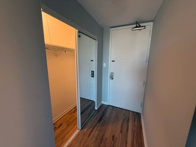 Photo - 4600 N Clarendon Ave Unit 1412