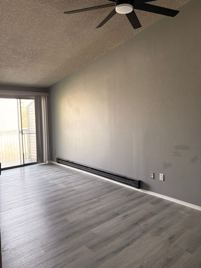 Photo - Charming 2-Bedroom Townhouse in Tukwila – Move-In Ready!