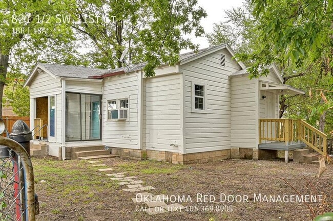 Building Photo - 821 1/2 SW 31St St Rental