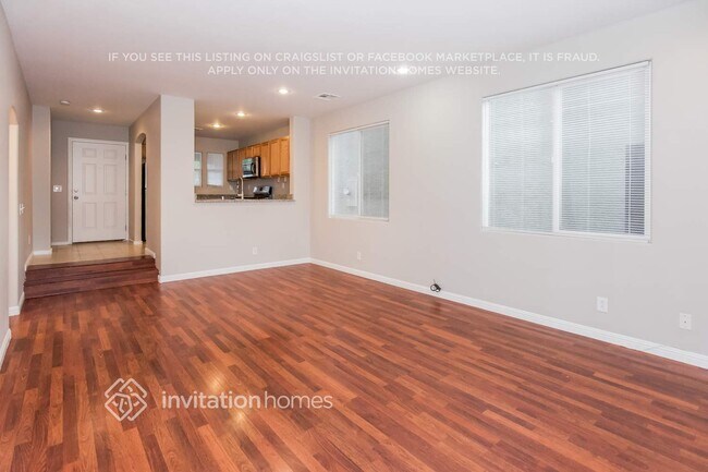 Photo - 7447 Manfre St
