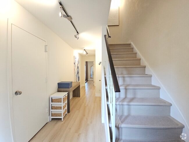 Building Photo - 50 Alana Dr Rental