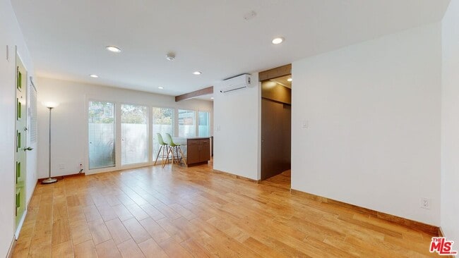 Photo - 10333 Santa Monica Blvd Unit 6