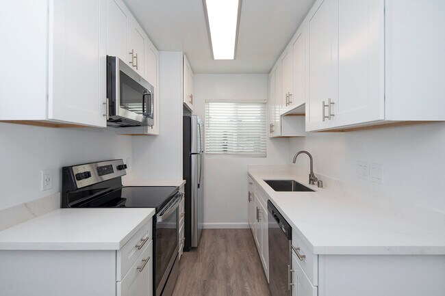 Photo - Catalina Pacific Apartments