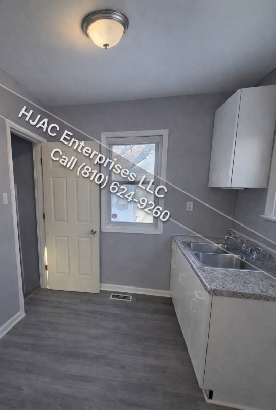 Photo - 722 Frank St