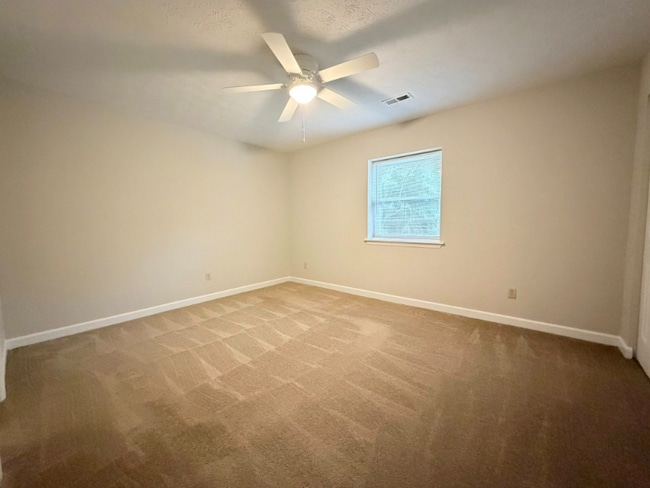 Building Photo - 2728 Kirkwood Dr