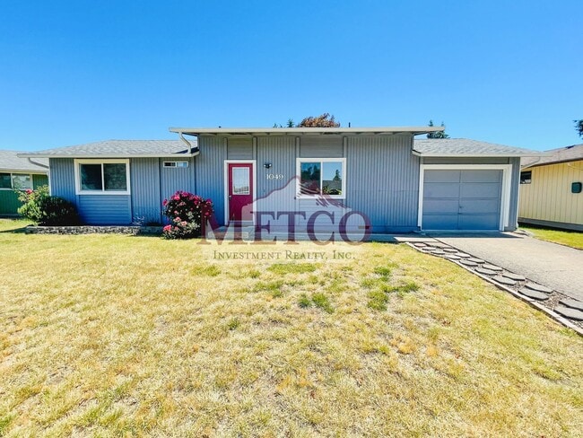 Building Photo - Spacious 4 Bedroom House In Springfield!