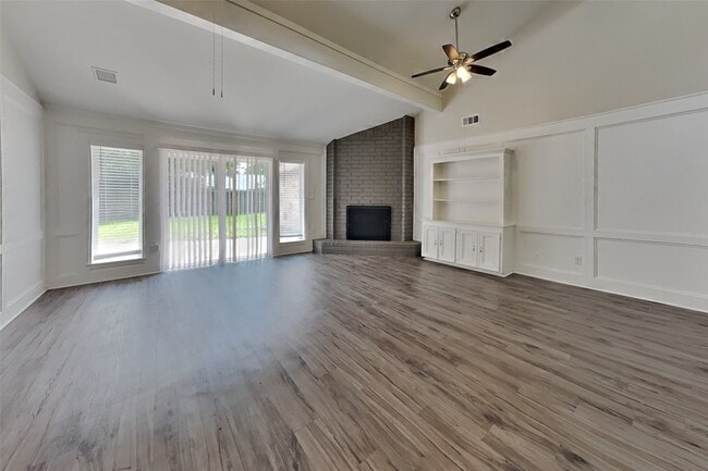 Photo - 2026 Willow Point Dr