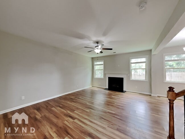 Photo - 541 Lanier Ct