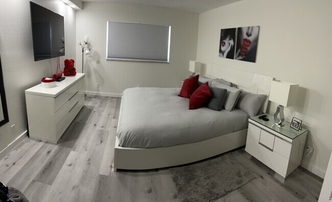 Photo - 901 NE 14th Ave Unit 506