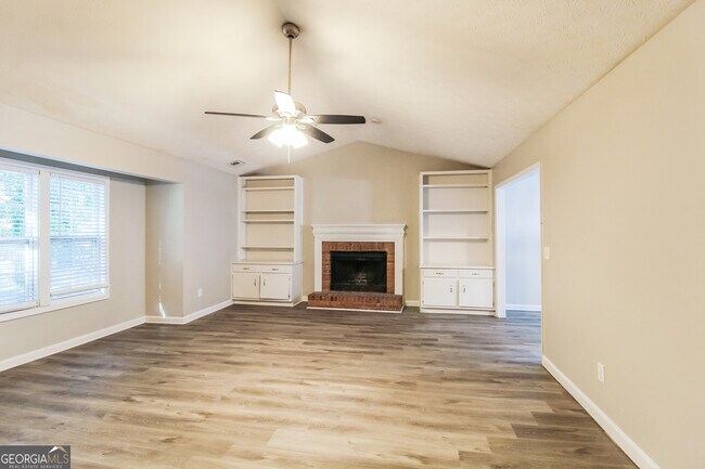 Photo - 109 Hayes Cir