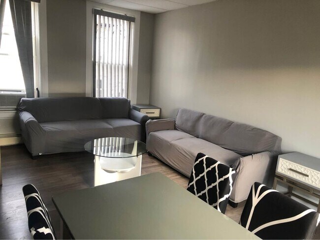 312 E Seneca St Unidad 2
