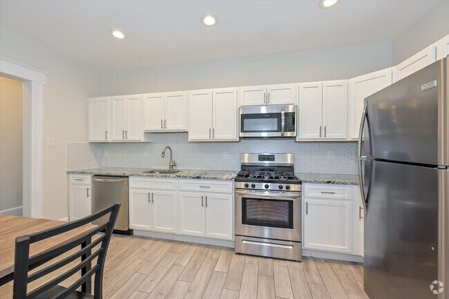 Building Photo - The Regis Montclair Unit APT #2