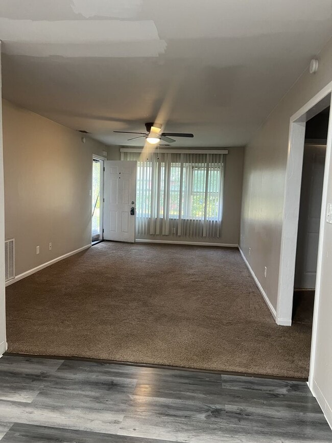 Photo - 6108 Dickson Rd Unit 6108 Dickson Rd Apt #3