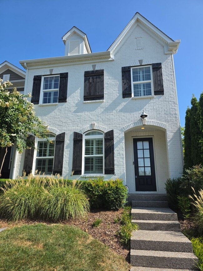 Building Photo - For Lease End-Unit 3-Bedroom Townhome wit...