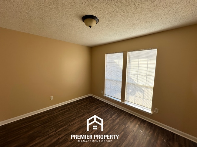 Photo - 3BR Home w/ Brick Fireplace, Garage & Fenced Yard in Memphis