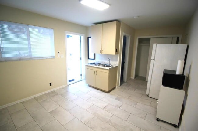4440 Bougainvilla Dr Unit 4