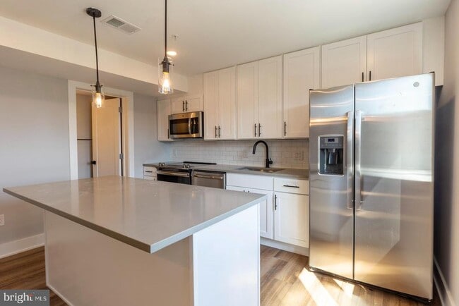 Photo - 3965 Lancaster Ave Unit 305