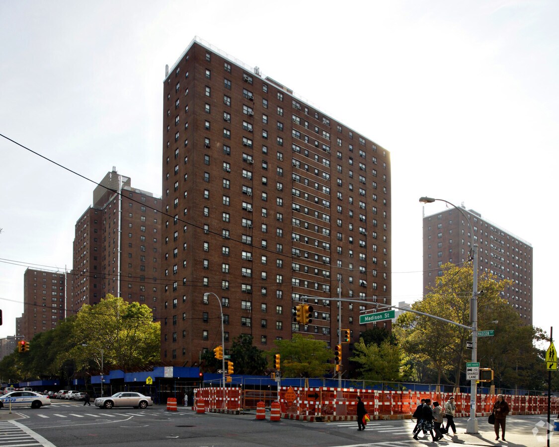 Photo - Rutgers Houses