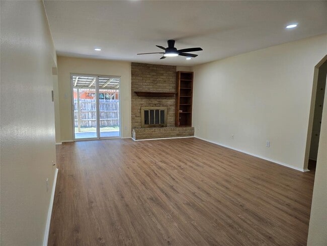 Photo - 6704 Clubway Ln