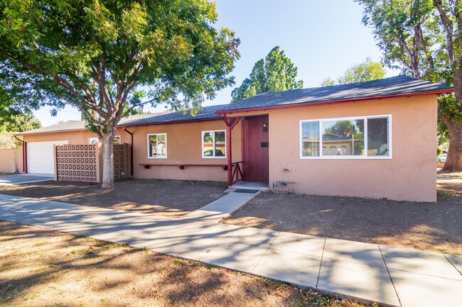 Remodeled 3 BEDROOM 2 BATH HOME! - Remodeled 3 BEDROOM 2 BATH HOME!