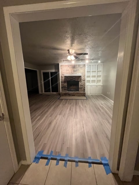 Living area - 401 Conestoga Dr