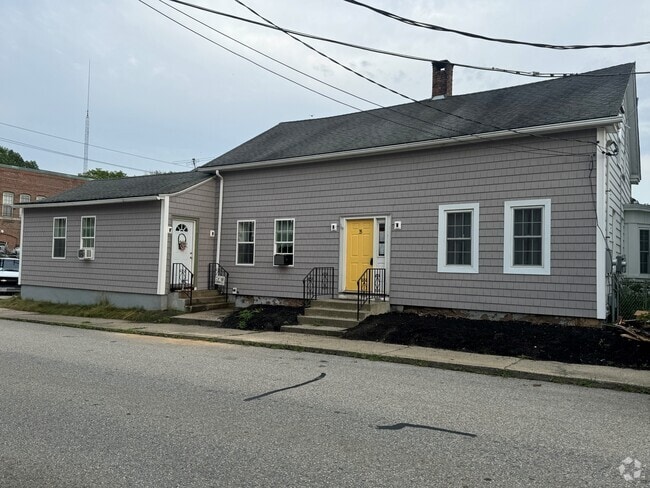 Building Photo - 35 Academy St Rental