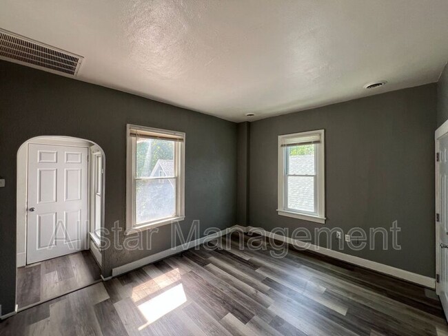 Photo - 1120 East Ave Unit 3