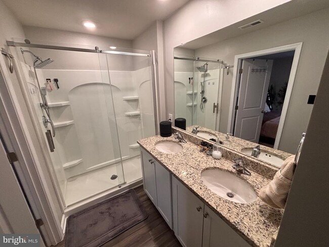 Photo - 255 Maple Run Dr