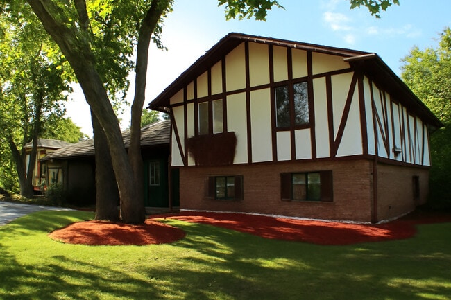 Photo - 44 Kingston Dr