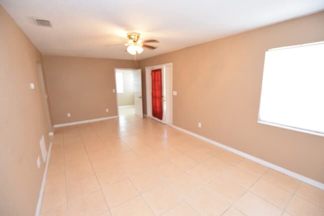 Photo - 3/1 Bath with Bonus Room 974sqft