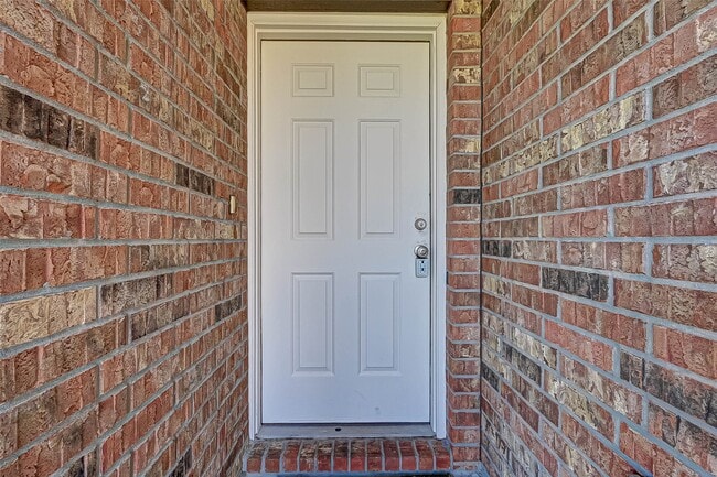 Building Photo - 1830 Artem Ct